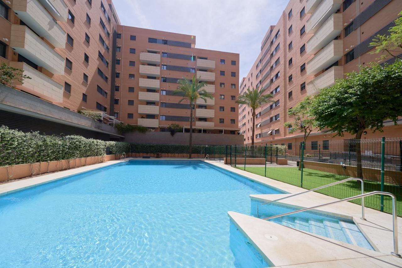 מאלגה Alterhome Apartamento Con Piscina Maria Zambrano מראה חיצוני תמונה